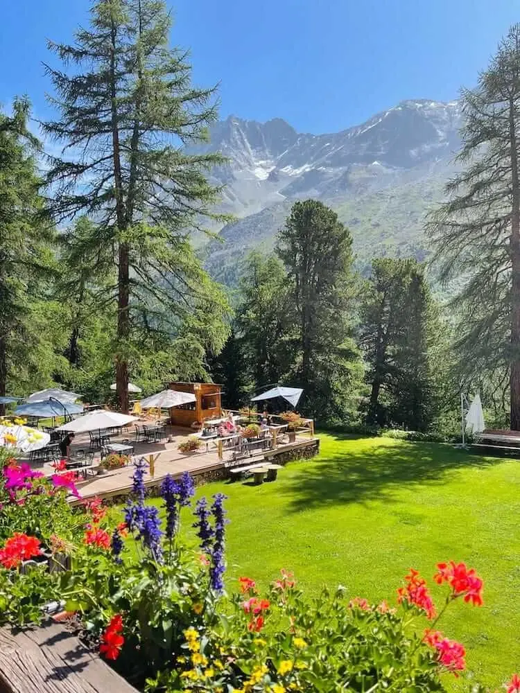 Mountain wedding in Valais — terrace of the Grand Hôtel & Kurhaus Arolla, Mont-Collon view