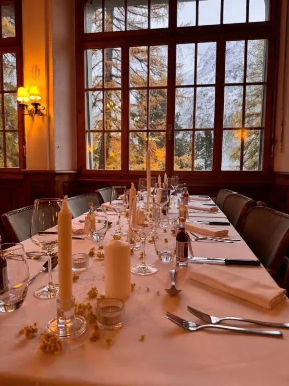 A setting for celebrations at altitude — Grand Hôtel & Kurhaus Arolla in autumn